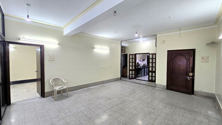 Room, middleton street 3 Bedroom 1700 Sq.Ft. Apartment In Middleton Street Kolkata 9550447
