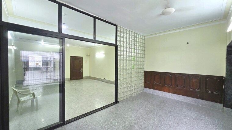 Room, middleton street 3 Bedroom 1700 Sq.Ft. Apartment In Middleton Street Kolkata 9550447