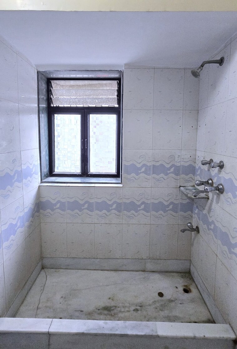 Bathroom, middleton street 3 Bedroom 1700 Sq.Ft. Apartment In Middleton Street Kolkata 9550447