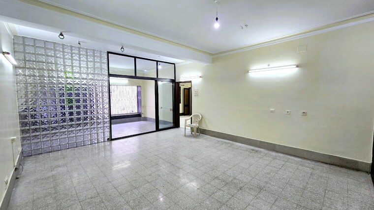 Room, middleton street 3 Bedroom 1700 Sq.Ft. Apartment In Middleton Street Kolkata 9550447