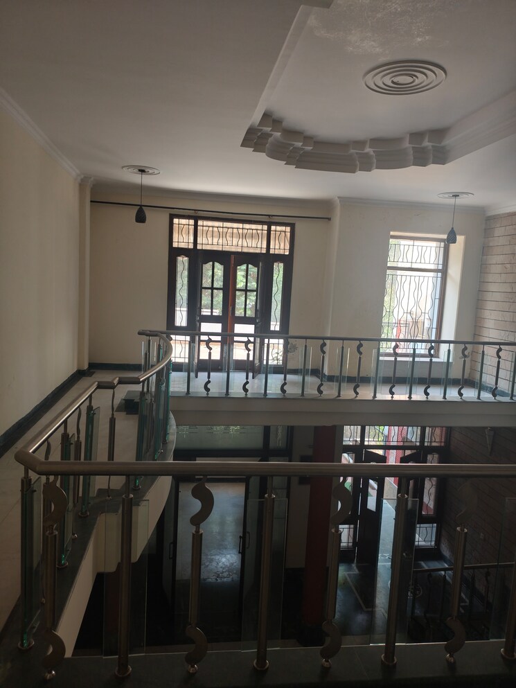 Balcony, greenwoods-society 3.5 Bedroom 300 Sq.Mt. Villa In Omega Iv Greater Noida Greater Noida 9550463