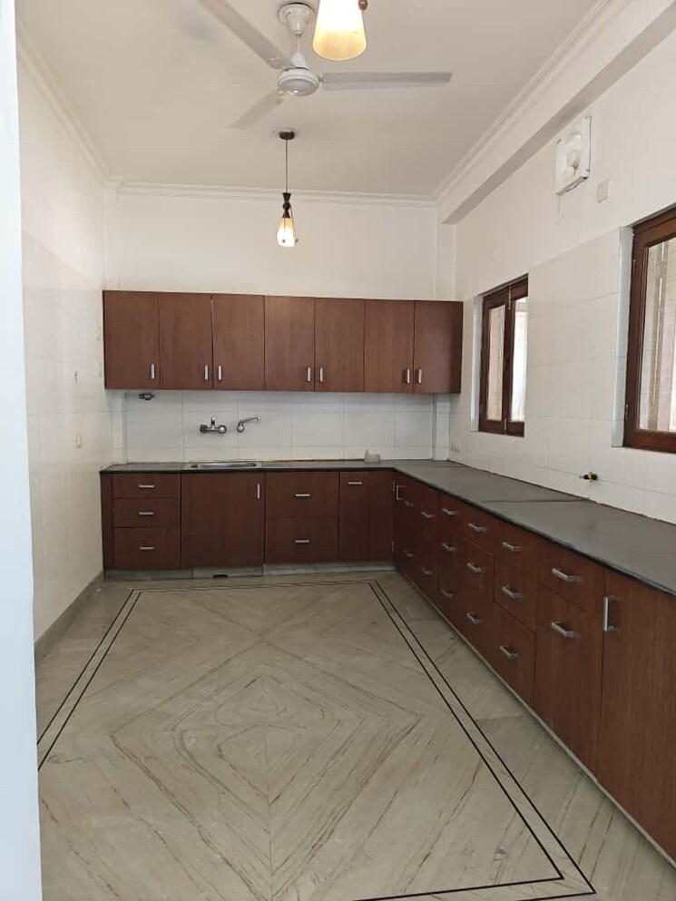 Kitchen, sector 52 4 Bedroom 400 Sq.Yd. Builder Floor In Sector 52 Gurgaon 9550445