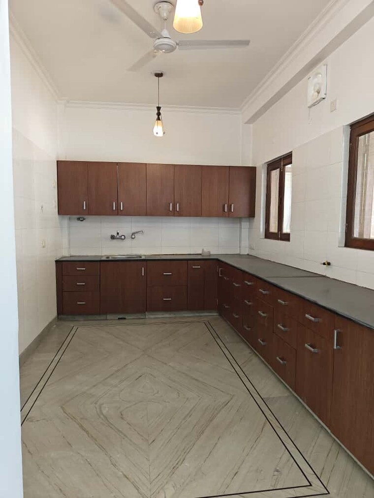 Kitchen, sector 52 4 Bedroom 400 Sq.Yd. Builder Floor In Sector 52 Gurgaon 9550445