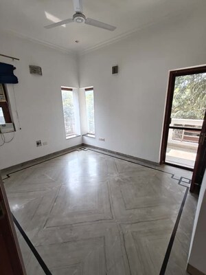 4 BHK Builder Floor For Rent in Sector 52