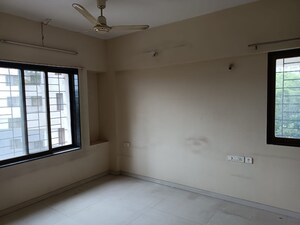 Room in 3 BHK Apartment at Paranjape Gloria Grace, Bavdhan – for Rent