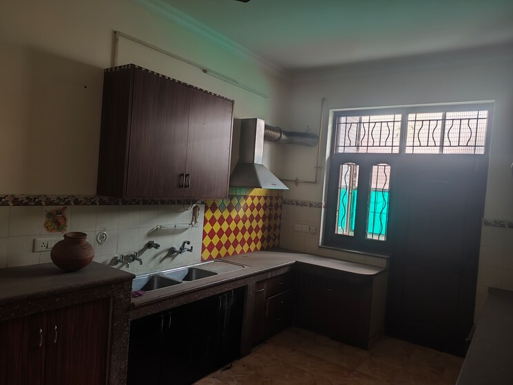 Living Room, greenwoods-society 3.5 Bedroom 300 Sq.Mt. Villa In Omega Iv Greater Noida Greater Noida 9550463