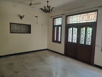Room in 3.5 BHK Villa at Greenwoods Society, Omega Iv Greater Noida – for Sale