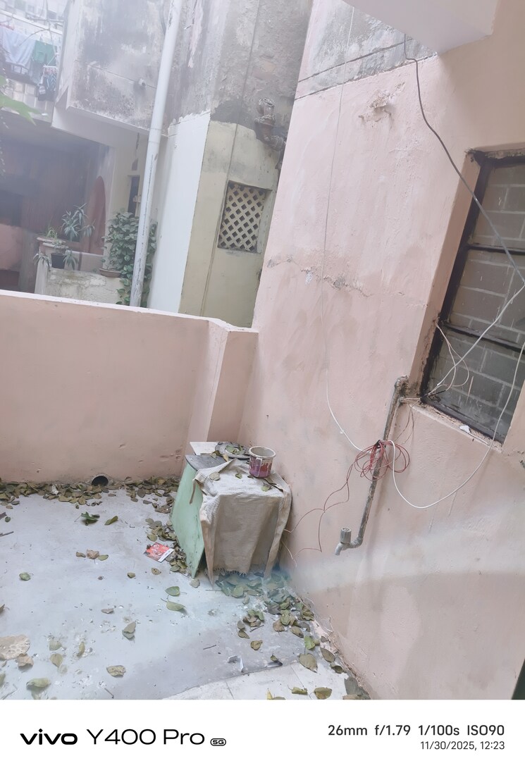 Balcony, dwarka 1 RK 250 Sq.Ft. Apartment In Dwarka Delhi 9550462