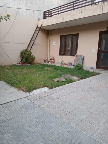 2 BHK Independent House For Rent in Sector 46