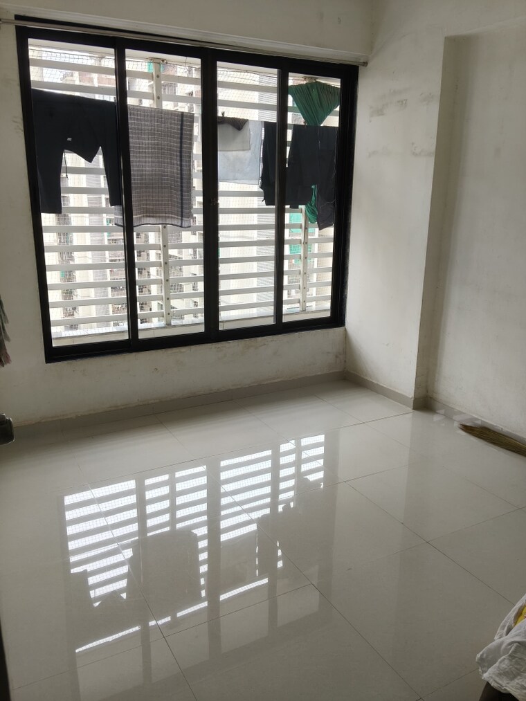 Room, vaishnodevi circle 2 Bedroom 1240 Sq.Ft. Apartment In Vaishnodevi Circle Ahmedabad 9550489
