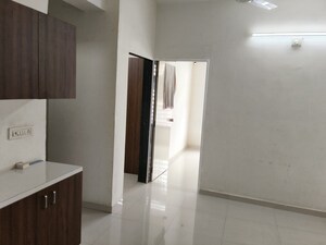 Room in 2 BHK Apartment at Vaishnodevi Circle – for Rent