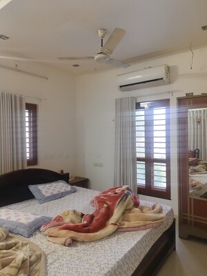 Bedroom in 5 BHK Villa at South Bopal – for Rent