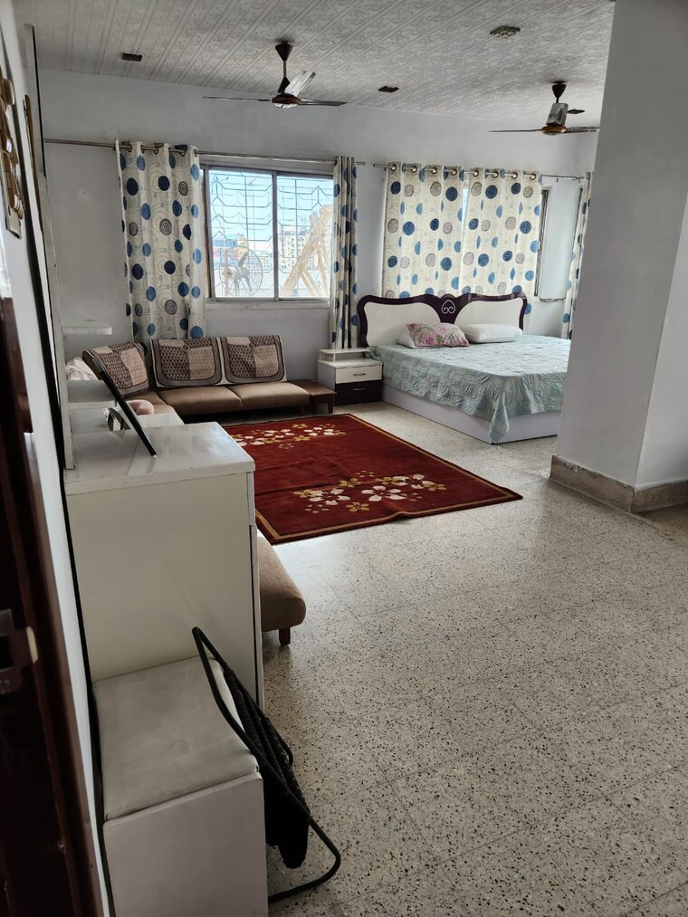 Living Room, shakespeare sarani 4 Bedroom 2300 Sq.Ft. Apartment In Shakespeare Sarani Kolkata 9550502