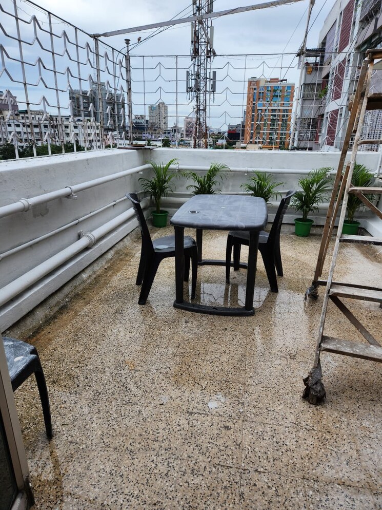 Balcony, shakespeare sarani 4 Bedroom 2300 Sq.Ft. Apartment In Shakespeare Sarani Kolkata 9550502