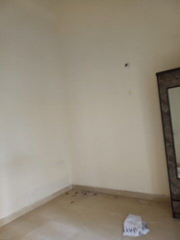 Room in 1 BHK Apartment at Gaur City 2 - 14th Avenue, Sector 16c Greater Noida – for Rent