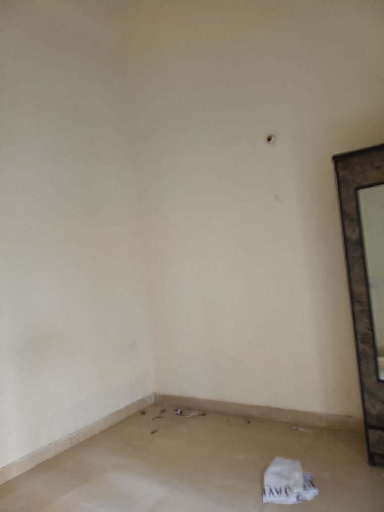 Room, gaur-city-2-14th-avenue 1 Bedroom 550 Sq.Ft. Apartment In Sector 16c Greater Noida Greater Noida 9550527