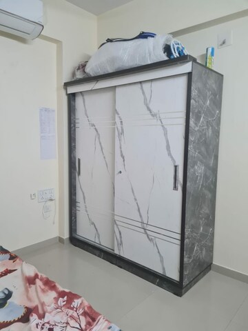 Furnished Amenities in 2 BHK Apartment at Vaishnodevi Circle – for Rent