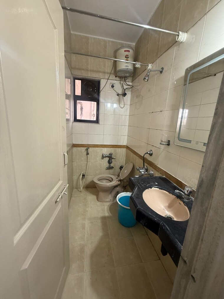 Kitchen, meera-chs 4 Bedroom 1800 Sq.Ft. Apartment In Andheri West Mumbai 9550550