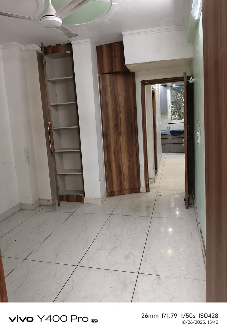 Room, dwarka 2.5 Bedroom 750 Sq.Ft. Apartment In Dwarka Delhi 9550637