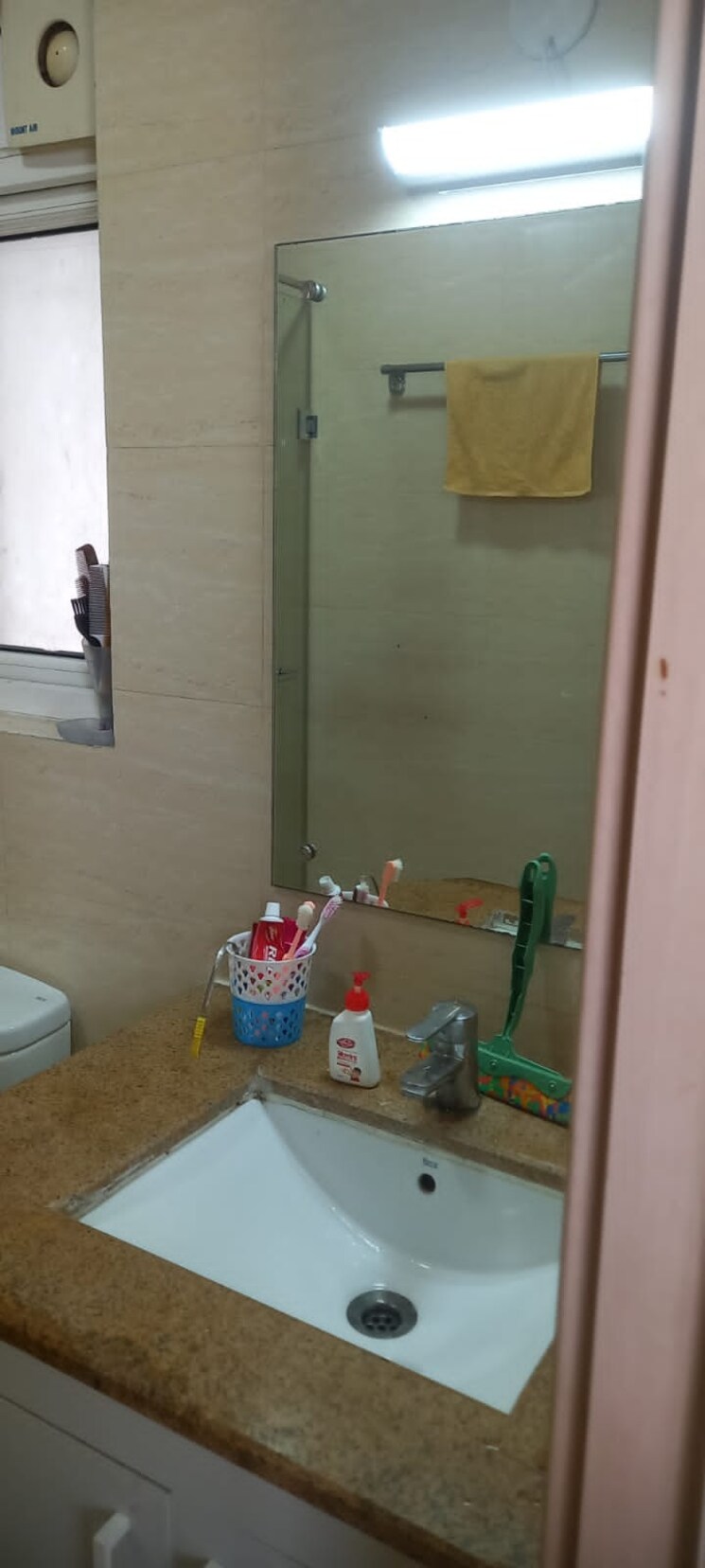 Bathroom, dlf-new-town-heights 3 Bedroom 1940 Sq.Ft. Apartment In Rajarhat New Town Kolkata 9550579