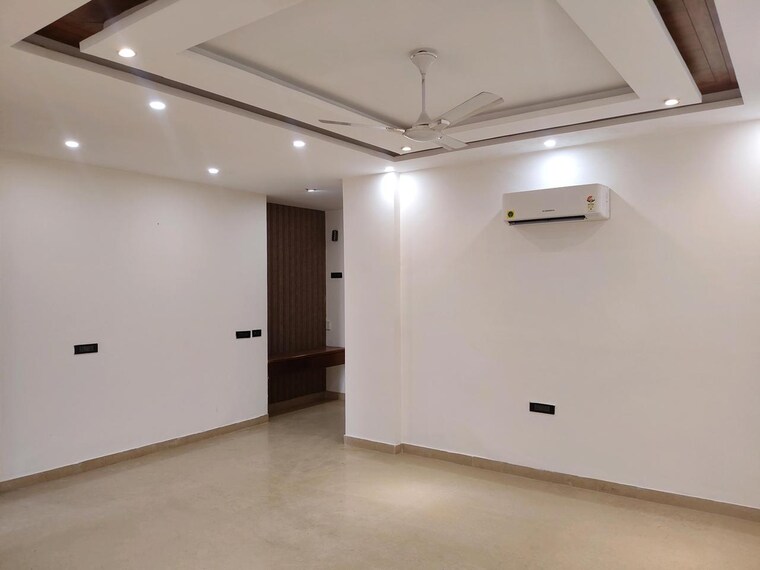 Room, dlf phase i 4 Bedroom 400 Sq.Ft. Builder Floor In Dlf Phase I Gurgaon 9550564