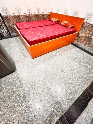 Bedroom in 1 RK Builder Floor at Ansal Sushant Lok I, Sector 43 – for Rent