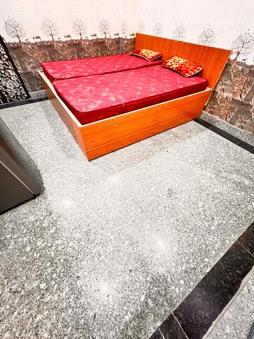 Bedroom in 1 RK Builder Floor at Ansal Sushant Lok I, Sector 43 – for Rent