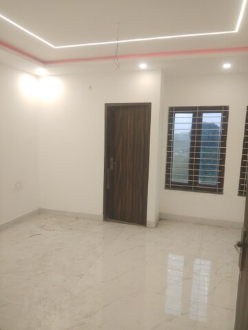 Room in 4 BHK Independent House at Salaiya – for Sale