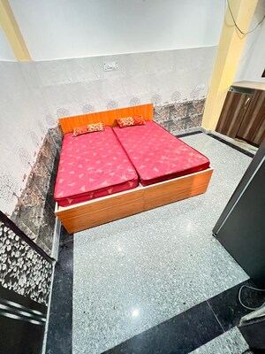 Bedroom in 1 RK Builder Floor at Ansal Sushant Lok I, Sector 43 – for Rent