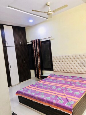 Bedroom in 6+ BHK Villa at Pandri – for Rent