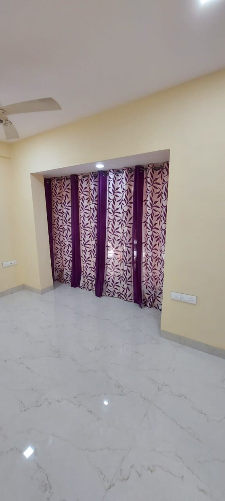 Room, sunny-side-apartment 3 Bedroom 840 Sq.Ft. Apartment In Andheri West Mumbai 9550589