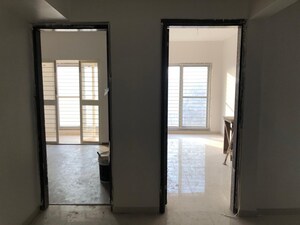 Room in 2 BHK Apartment at Goel Ganga Legend, Bavdhan – for Rent