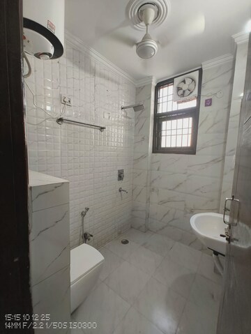 Master Bedroom in 3 BHK Builder Floor at Saket – for Rent