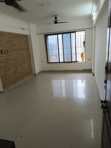 Room in 2 BHK Apartment at Mohid Heights, Andheri West – for Rent