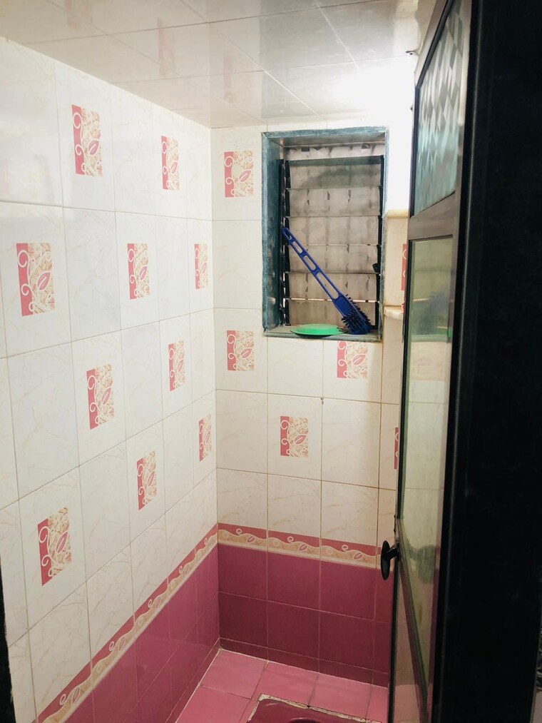 Bathroom, shri-kedarnath-chs 1 Bedroom 696 Sq.Ft. Apartment In Kalyan West Thane 9550628