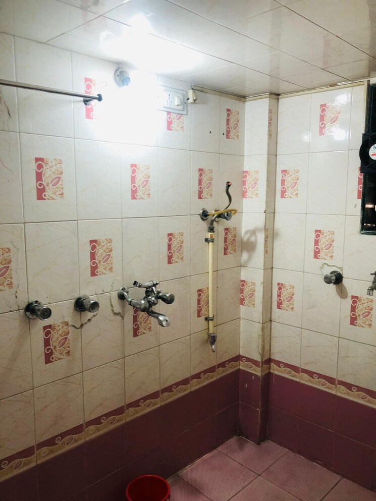Bathroom, shri-kedarnath-chs 1 Bedroom 696 Sq.Ft. Apartment In Kalyan West Thane 9550628
