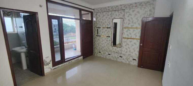 Room, royale-wind-cross 3 Bedroom 1850 Sq.Ft. Apartment In Ambala Highway Zirakpur 9550649