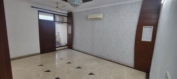 Room in 3 BHK Apartment at Royale Wind Cross, Ambala Highway – for Rent