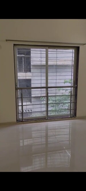 Room in 2 BHK Apartment at Shyam Gokul Jogeshwari, Jogeshwari East – for Rent