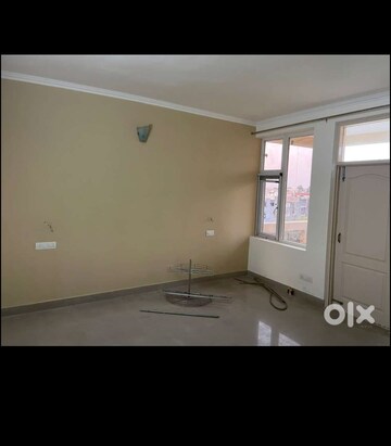 Room in 3 BHK Apartment at Orbit Apartments, Vip Road – for Rent