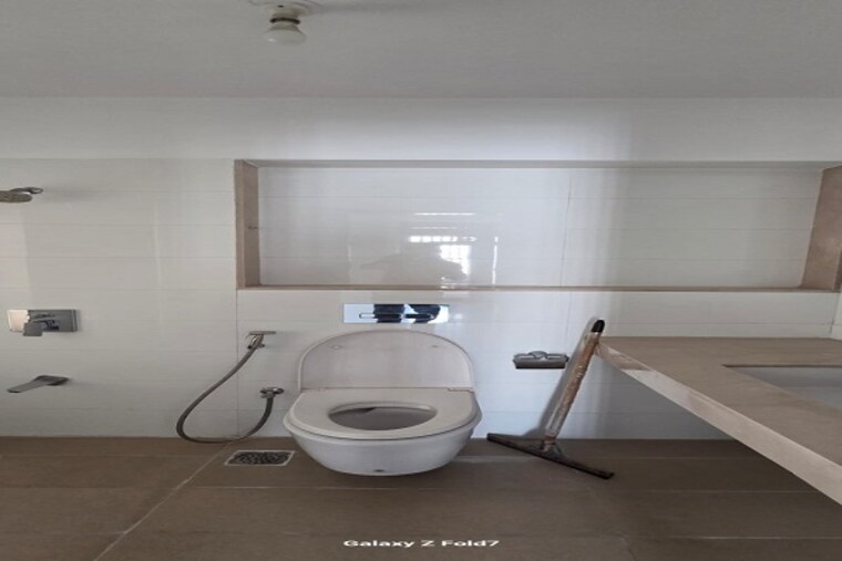 Bathroom, godrej-the-trees 2.5 Bedroom 850 Sq.Ft. Apartment In Vikhroli East Mumbai 9549719