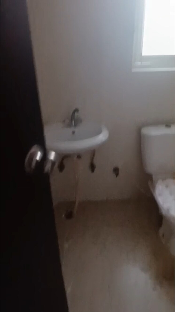 Bathroom, bptp-park-81 4 Bedroom 500 Sq.Yd. Apartment In Sector 81 Faridabad 9550684