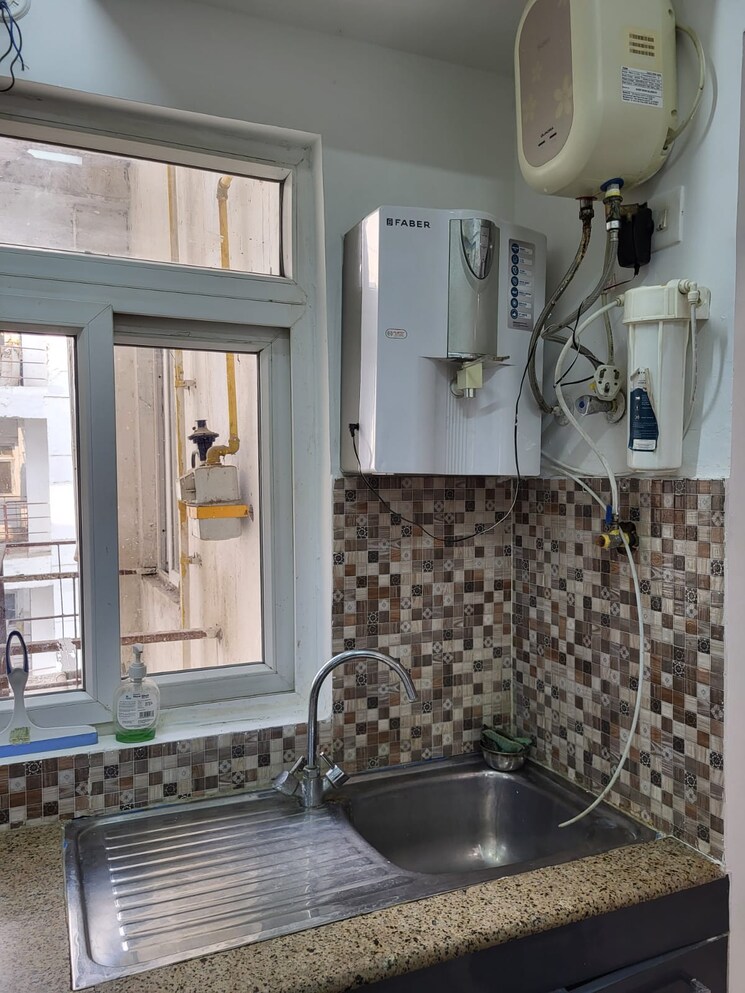 Living Room, skytech-matrott 3.5 Bedroom 1645 Sq.Ft. Apartment In Sector 76 Noida 9550691