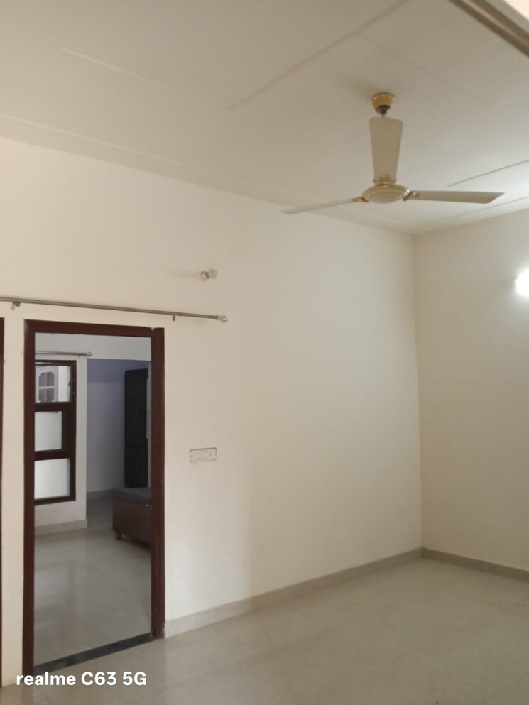 Room, satish-golden-enclave 2 Bedroom 1350 Sq.Ft. Villa In Lohgarh Zirakpur 9550689