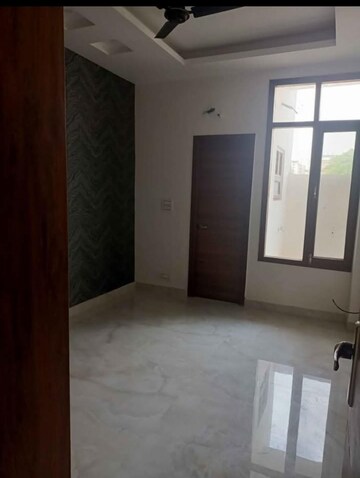 Room in 2 BHK Apartment at Satish Golden Enclave, Lohgarh – for Rent