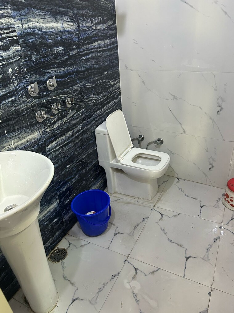 Bathroom, penta-homes 2 Bedroom 1350 Sq.Ft. Apartment In Vip Road Zirakpur 9550765