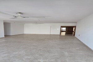 Room in 2.5 BHK Apartment at Godrej The Trees, Vikhroli East – for Rent