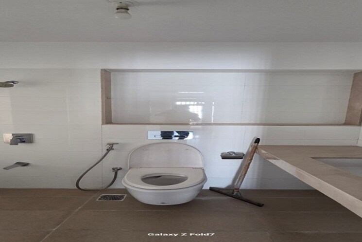 Bathroom, godrej-the-trees 2.5 Bedroom 930 Sq.Ft. Apartment In Vikhroli East Mumbai 9550761