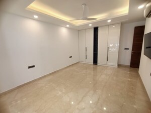 Room in 4 BHK Builder Floor at Sector 56 – for Sale