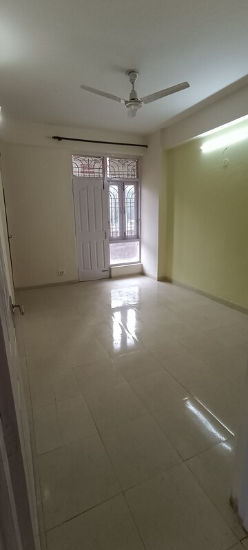 Room in 3 BHK Apartment at Tulip Orange, Sector 70 – for Rent